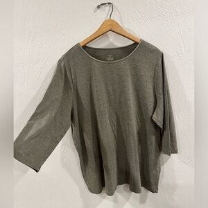 cj banks women’s gray 3/4 sleeve t shirt